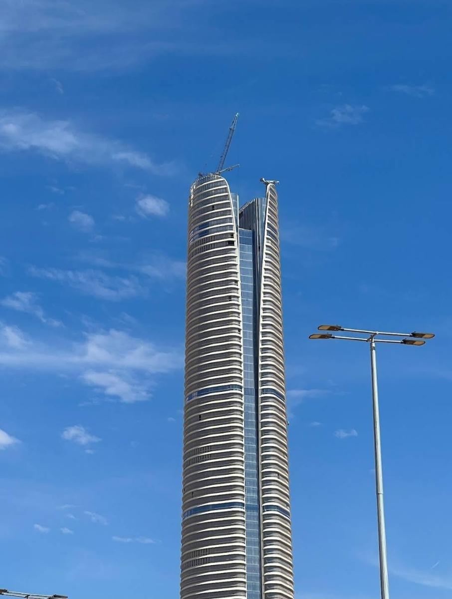 Iconic Tower est la plus haute tour d'Afrique. 